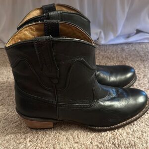 Black Roper boots size 7